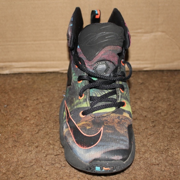 nike lebron 13 akronite